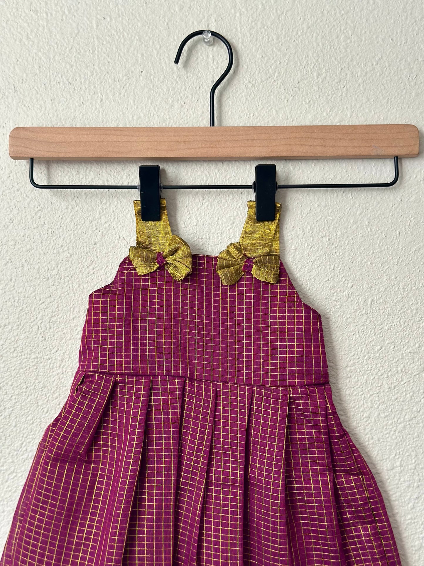 Wine checks infants frock