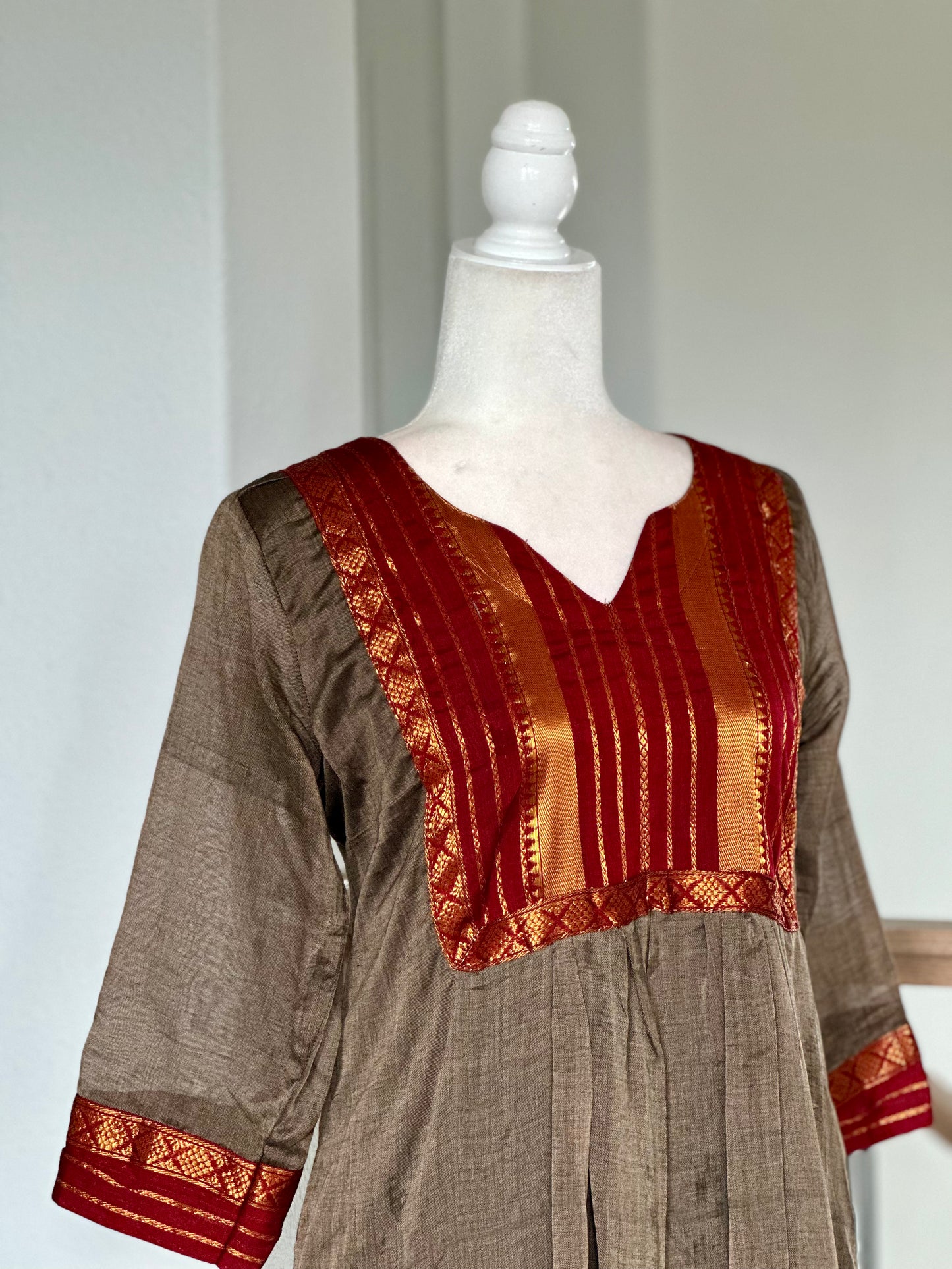 Metallic grey and maroon Narayanpet three piece set